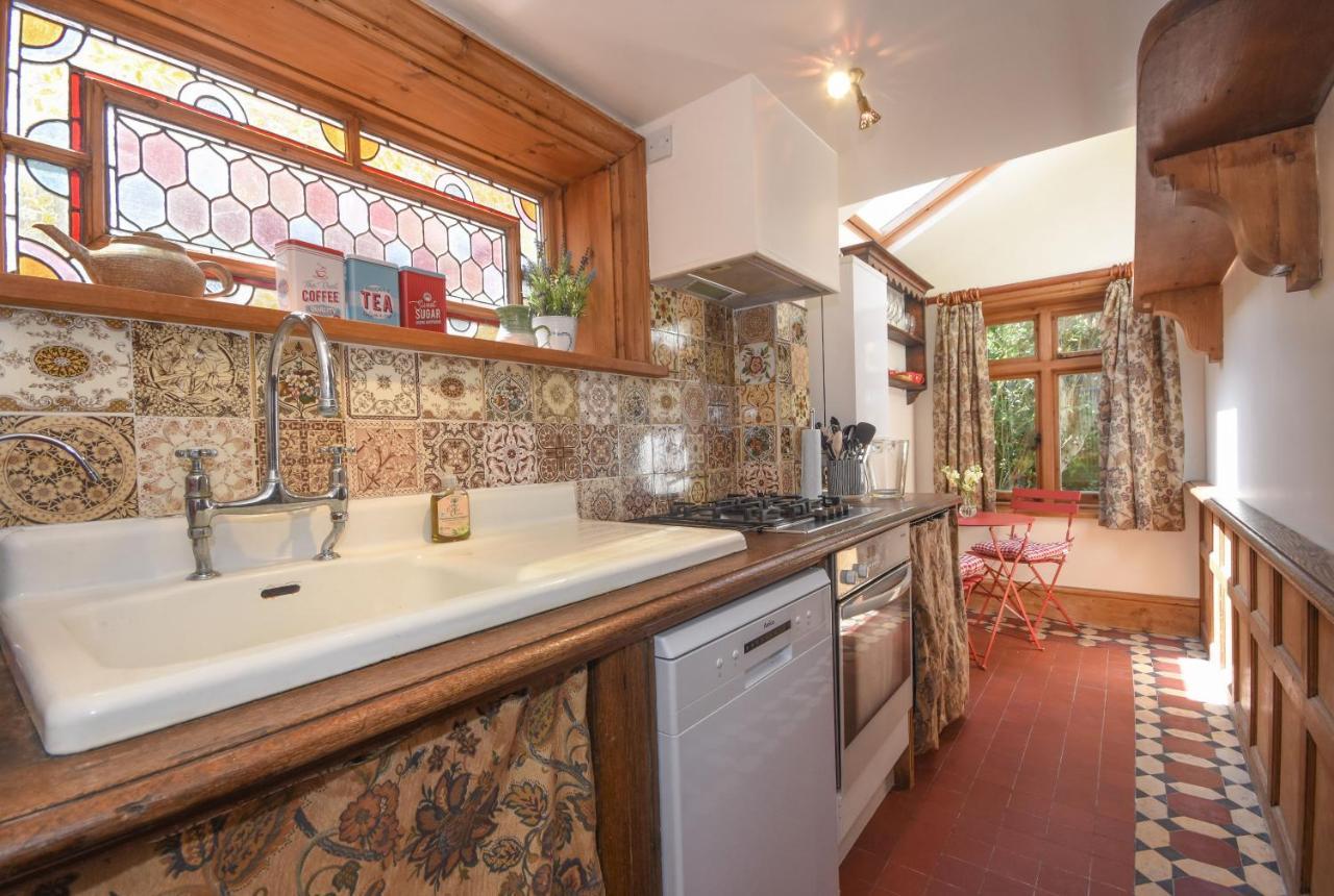 Unique Period One Bedroom House In โคล์เชสเตอร์ ภายนอก รูปภาพ